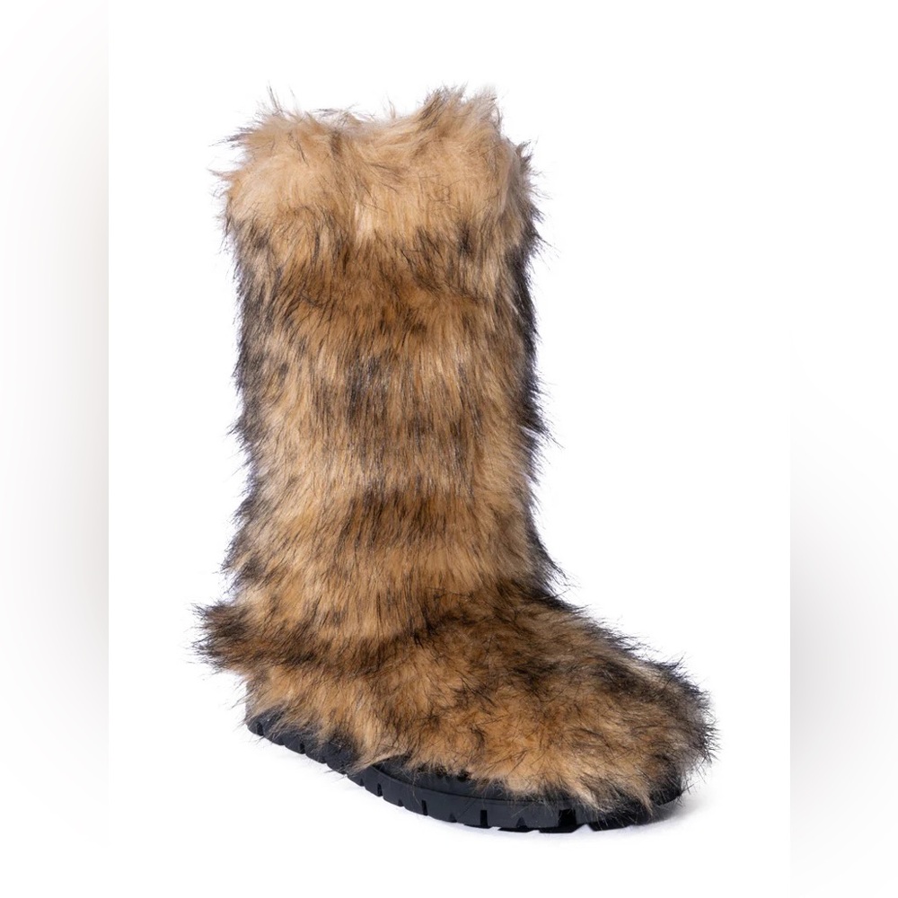 NWT Azalea Wang Aspen Fury Multi Boot 10